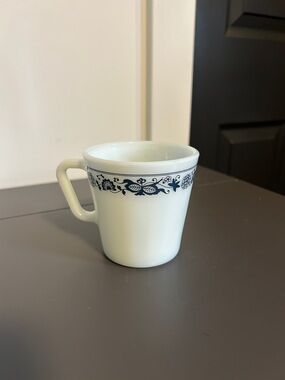 Pyrex Old Town Blue Mug Milk Glass Vintage 1970’s